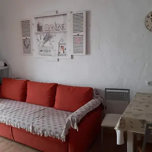  Apartment Bungalow Tartanas I I